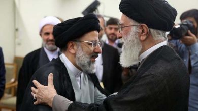 Le fils de Khamenei, « l'homme de l'ombre », en lice pour la succession après la mort de Raïssi