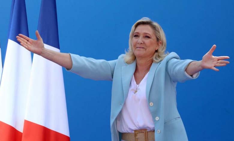 Le Pen appelle à un gouvernement d'unité nationale avant les élections législatives