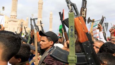 Les Houthis et Al-Qaïda Passent de la Coopération Cachée à la Coordination sur le Terrain