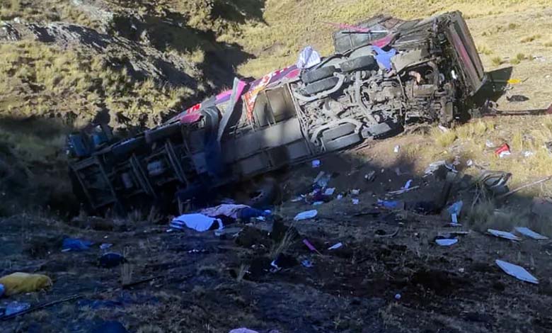 25 morts suite à la chute d'un bus sur une autoroute dans les montagnes des Andes au Pérou