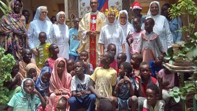 Au milieu des feux de la guerre… L'histoire de 80 personnes prises au piège dans une église à Khartoum