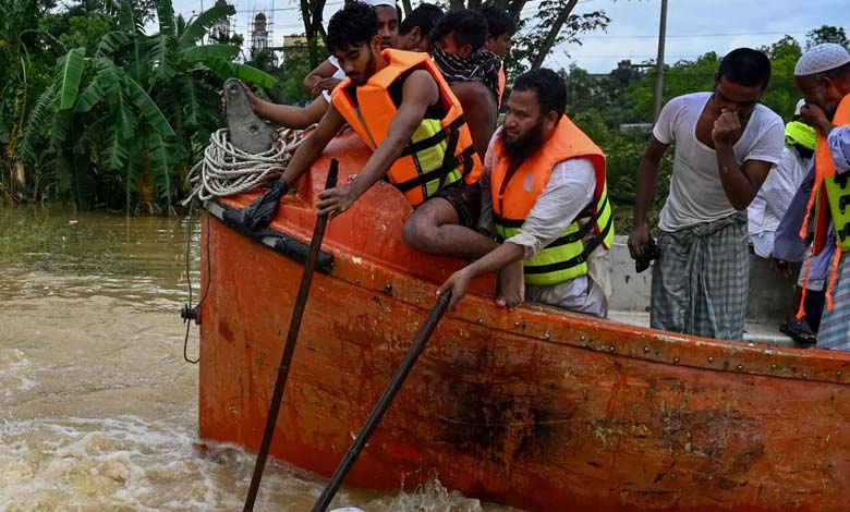 Le retrait des inondations au Bangladesh... des centaines de milliers de personnes dans les abris