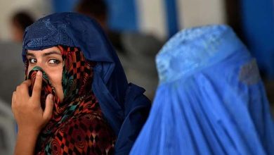 En raison de la décision selon laquelle la voix de la femme est une 'awra'... De nombreuses Afghanes perdent leurs moyens de subsistance