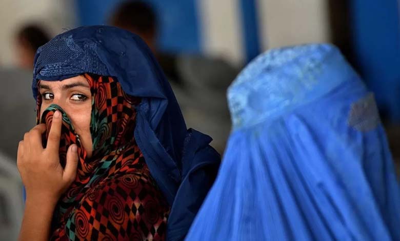 En raison de la décision selon laquelle la voix de la femme est une 'awra'... De nombreuses Afghanes perdent leurs moyens de subsistance