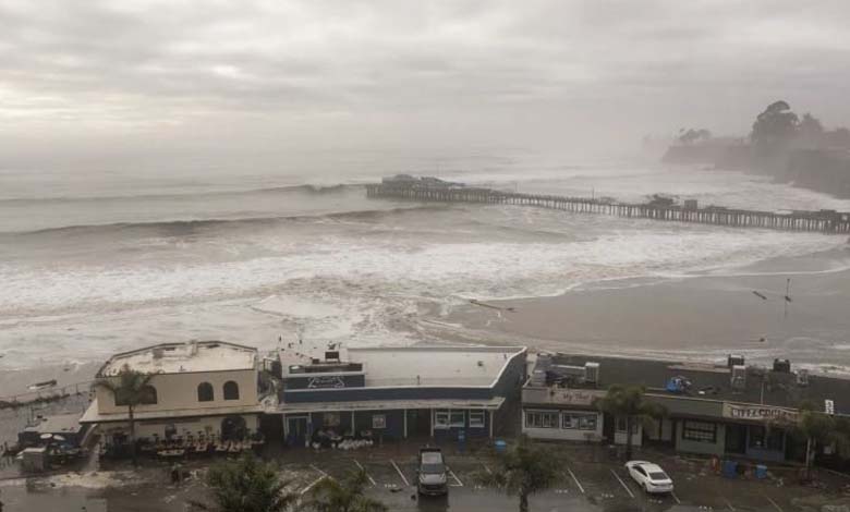 Avertissement de vagues gigantesques... "Kirk" menace la côte est des États-Unis