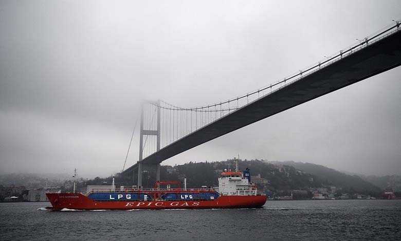 Turquie : Brouillard suspendant la circulation des navires dans le détroit du Bosphore