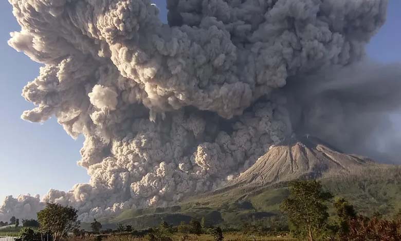 L’Indonésie étend la zone d’interdiction en raison de la reprise de l’éruption du volcan Lewotobi