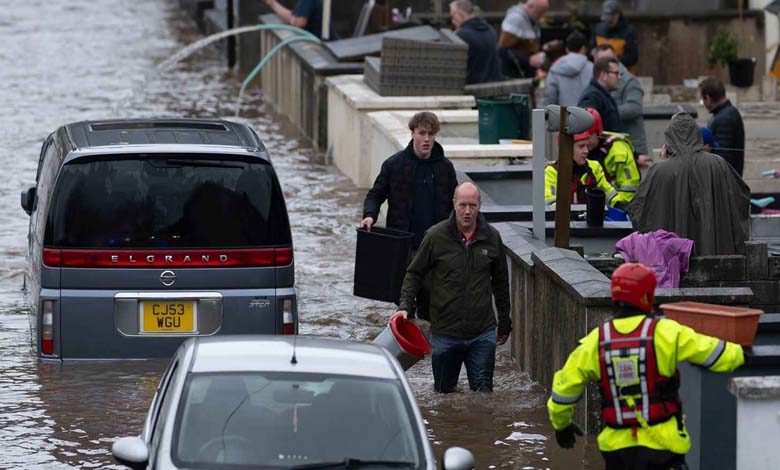 "Bombe météorologique" : Avertissements à l'approche de la tempête "Eowyn" au Royaume-Uni