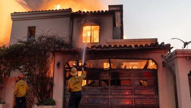 27 morts et des milliers de déplacés : les habitants de Californie luttent pour trouver un logement après les incendies