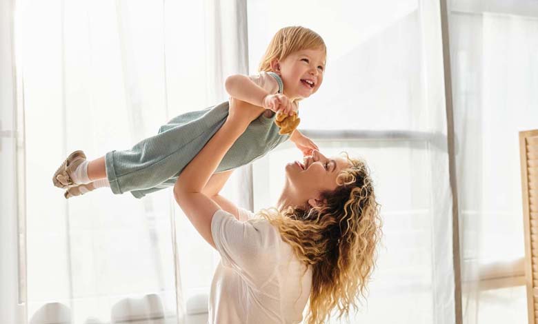 Comment la "parentalité bienveillante" influence-t-elle le développement des enfants et la santé familiale ?