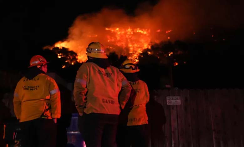 Incendies à Los Angeles : "Évacuation de 85 000 personnes et suspension des saisons à Hollywood"