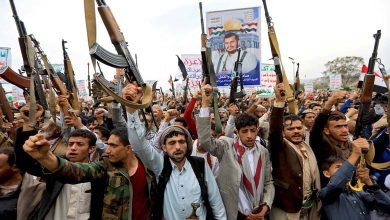 Le leader des Houthis admet le soutien iranien et menace Israël