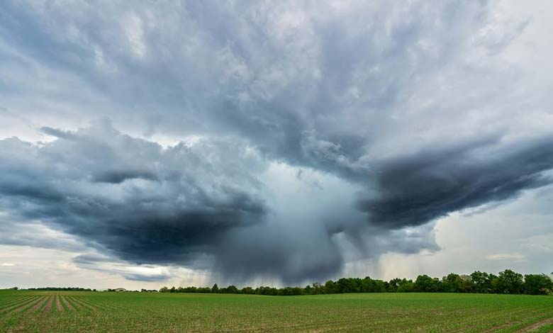 Vigilance et mobilisation : la tempête "Hermine" approche de la France et du Portugal