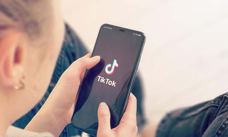 Avertissements médicaux concernant la tendance "Paracétamol" sur TikTok