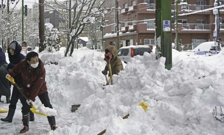 Une tempête de neige « sans précédent » paralyse la vie sur une île japonaise