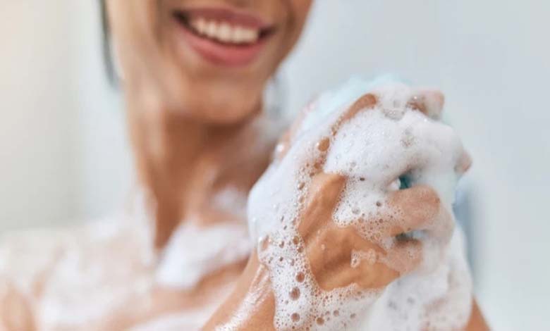 Comment une douche excessive affecte-t-elle votre peau ?