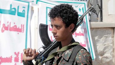 Les Houthis lancent une campagne de recrutement idéologique et militaire des élèves au milieu d’un mécontentement populaire