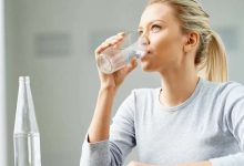 La manière dont vous buvez de l’eau influence la jeunesse de votre corps