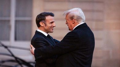 Assure-toi de fermer la porte... Trump donne des conseils à Macron après la vidéo de la gifle