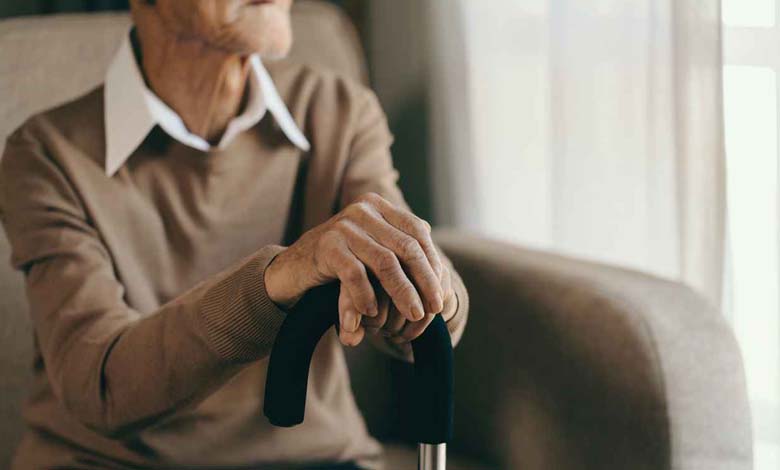 Comment la maladie de Parkinson affecte-t-elle émotionnellement les personnes âgées ?
