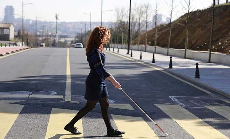 Des technologies innovantes basées sur l’intelligence artificielle pour faciliter la mobilité des personnes aveugles