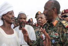 Les Frères musulmans soutiennent Al-Burhan : le carburant de la guerre et l’effondrement de l’État au Soudan