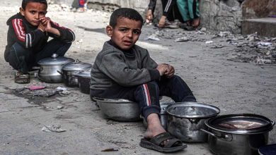 Un analyste politique palestinien : l’occupation affame délibérément les enfants de Gaza pour briser la résistance du peuple