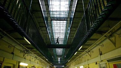 Choc dans les prisons britanniques : Les Frères musulmans infiltrent... et les armes arrivent par drones