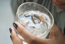 Est-ce que boire de l’eau froide aide vraiment à brûler les graisses ?