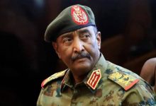 Al-Burhan redistribue les ministères par la force : une mainmise menaçante sur le processus de paix au Soudan