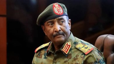 Al-Burhan redistribue les ministères par la force : une mainmise menaçante sur le processus de paix au Soudan