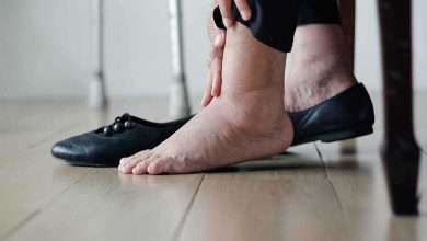 Le gonflement des chevilles : un signe révélateur d’une maladie grave menaçant votre vie