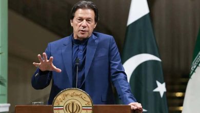 À la veille de l’anniversaire de son incarcération, le Pakistan arrête 120 partisans d’Imran Khan