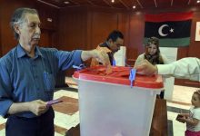 Le silence électoral des municipales libyennes rompu par les flammes des bureaux de la commission