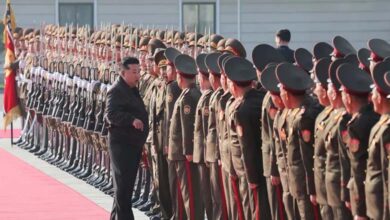 Sur fond d’efforts de paix… Kim salue les soldats nord-coréens engagés dans la guerre en Ukraine