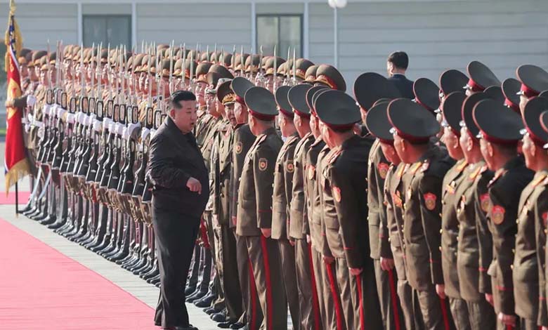 Sur fond d’efforts de paix… Kim salue les soldats nord-coréens engagés dans la guerre en Ukraine