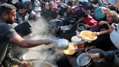 Un analyste politique : La politique israélienne de la famine à Gaza est un crime de guerre à part entière