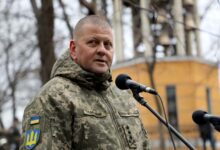 Zaloujny et le jeu de l’attente : un général qui refuse de conspirer contre Zelensky et rêve de lui succéder