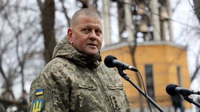 Zaloujny et le jeu de l’attente : un général qui refuse de conspirer contre Zelensky et rêve de lui succéder