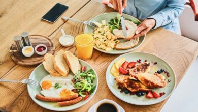 Le petit-déjeuner tardif pourrait révéler des problèmes de santé précoces