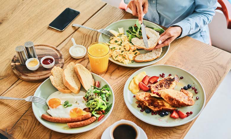 Le petit-déjeuner tardif pourrait révéler des problèmes de santé précoces