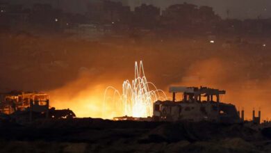 Nuit sanglante à Gaza : 13 morts dans des frappes aériennes à l’aube et incursion de chars dans la ville
