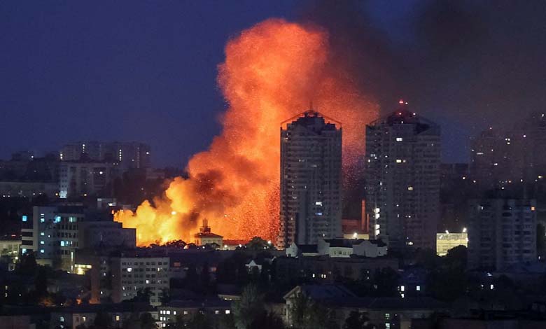 Une nuit de feu : la Russie bombarde l’Ukraine avec 500 drones et 40 missiles