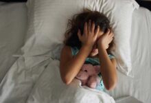 Comment les troubles du sommeil menacent-ils l’équilibre psychologique des enfants ?