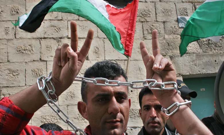 Visages et mémoire derrière les chiffres : les prisonniers palestiniens dans les prisons israéliennes