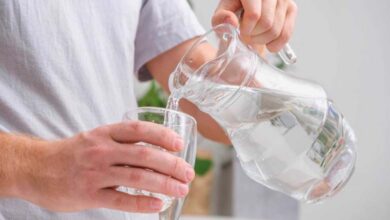 Comment l’hydratation quotidienne réduit-elle le risque de goutte ?