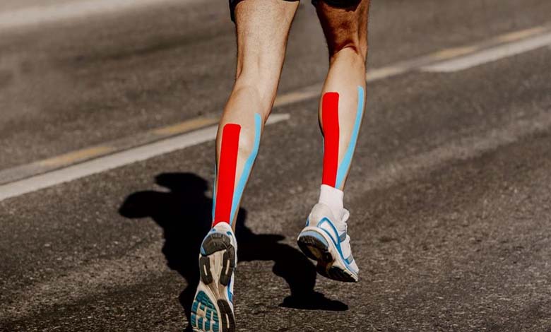 Le ruban de kinésiologie : améliore-t-il vraiment la performance sportive ou n’est-ce qu’un effet placebo ?