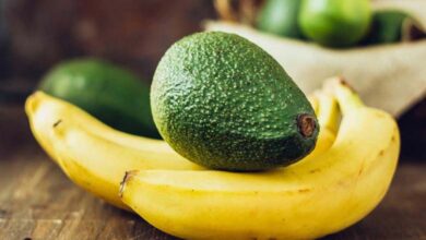 Les bananes et les avocats peuvent-ils déclencher des migraines ? Comprendre les mécanismes et adopter les bons réflexes