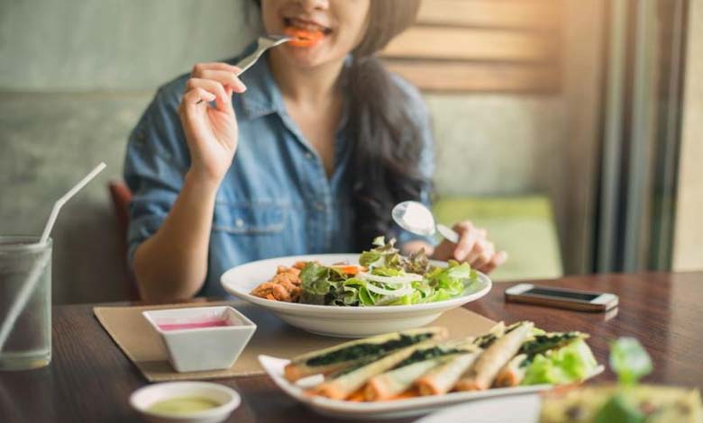 Pourquoi devriez-vous prendre votre dîner plus tôt en hiver ?