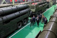 Capables d’anéantir l’ennemi… Kim dévoile de nouveaux lance-roquettes